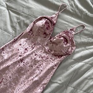 Fashionnova velvet crush midi body con dress